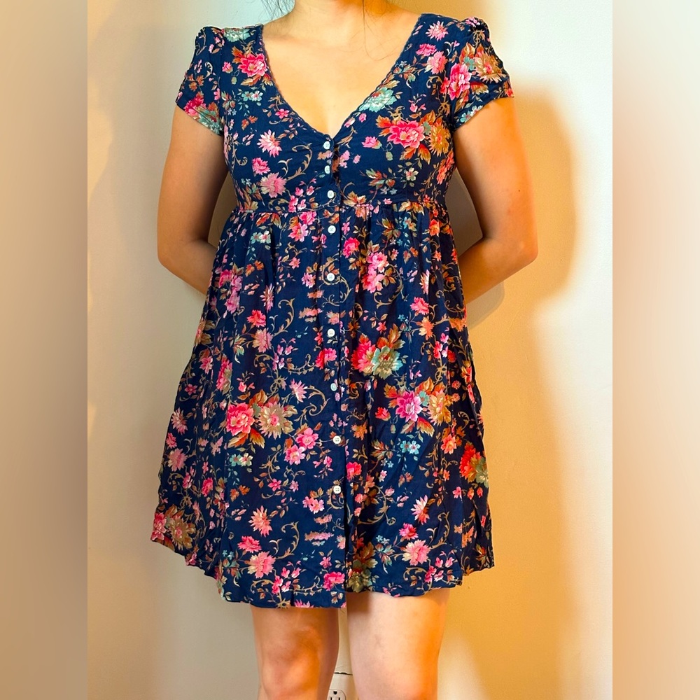 Flowery summer dress 🌼🌸☀️